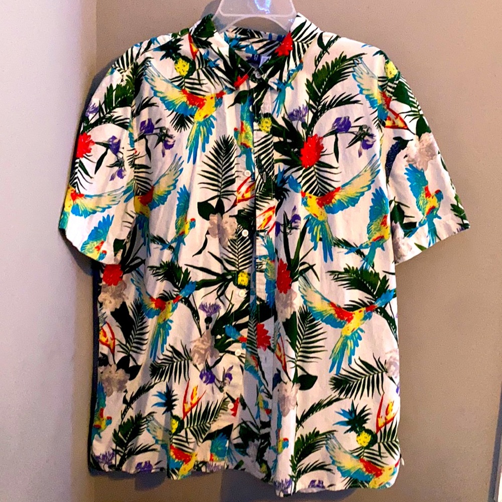 Divided Hawaiian button down size XL